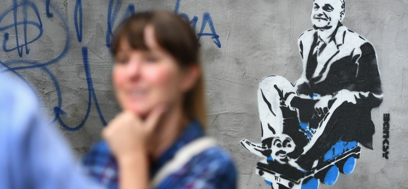 Banksy levélben cáfolja, hogy az ő munkája lenne az Orbán-graffiti