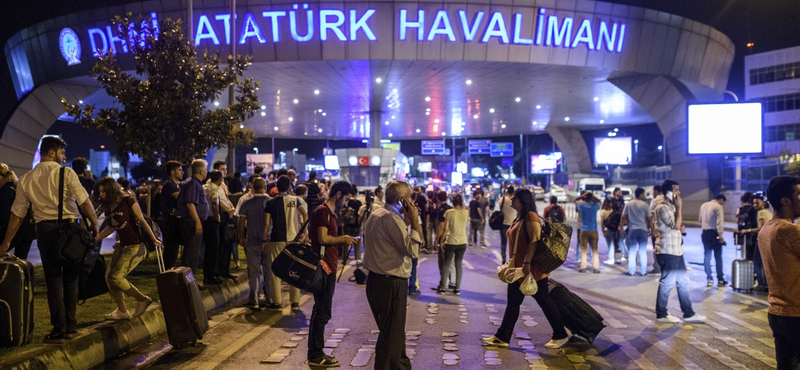 Újra megnyitott az Atatürk reptér, egy budapesti járatot töröltek