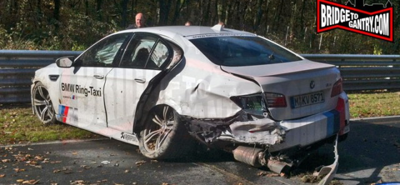 M5-ös BMW tört össze a Nordschleifén - fotó