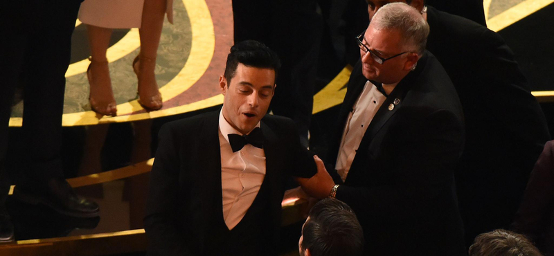 Rami Malek akkorát esett az Oscar színpadáról, hogy a mentőknek kellett ellátniuk