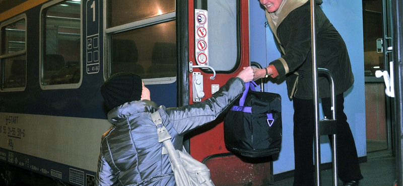 Januártól megszűnnek a dohányzó vasúti kocsik