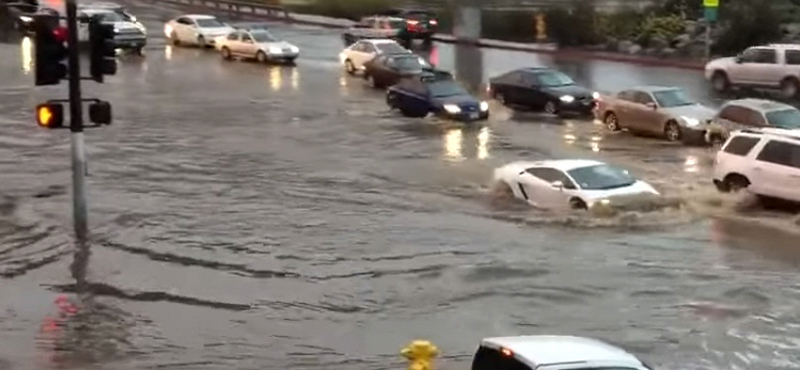 Na, ezt se gondoltuk volna, a Lamborghini víz alatt is elmegy - videó