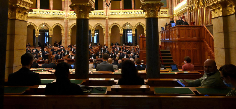 A kormány további felhatalmazásáról nyújtottak be törvényjavaslatot