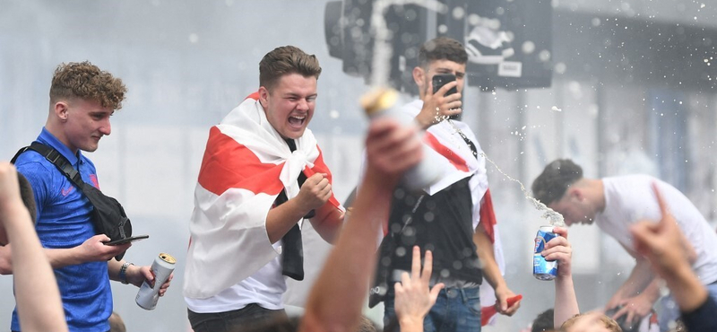 Szurkolók balhéztak az esti szerb-angol meccs előtt