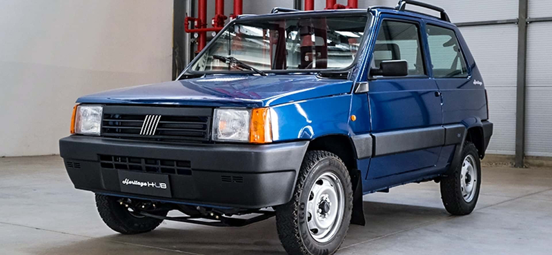 Csak a Fiat-gyárban használták ezt az eladáshoz restaurált Panda 4x4-et