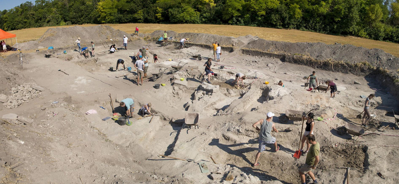 Megtalálták az egykori légiótábor kapuját Komáromban