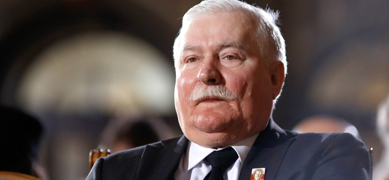 Az állásába kerülhet Lech Walesa szóvivőjének, hogy eltitkolta Orbán hiányzó aláírását