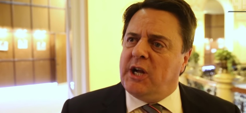 Magyarországon épít szélsőjobbos bázist, ide is költözik Nick Griffin