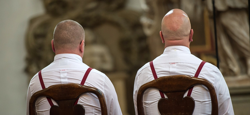 Ausztriában is házasodhatnak a melegek 2019-től