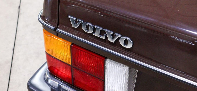 Ez a 42 évesen vadonatúj Volvo kimeríti az időkapszula fogalmát