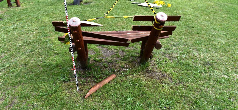 Színtiszta vandalizmus: egy salgótarjáni pár láncfűrésszel és bozótvágóval tett tönkre egy játszóteret