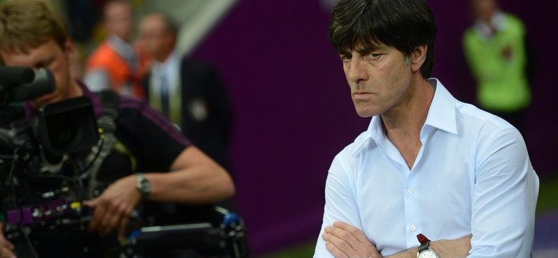 Joachim Löw bocsánatot kért a herevakarászásért