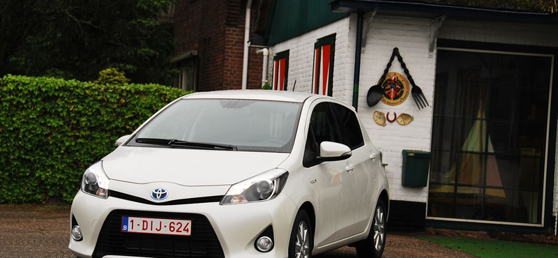 Toyota Yaris Hybrid teszt: hibriddel jobban jár