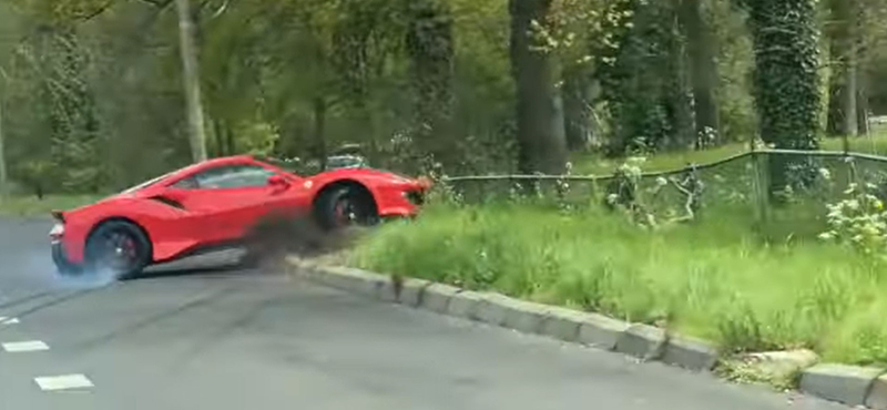 Megmutatta a Ferrari 448 Pista, mivé fajulhat egy óvatlan gyorsítás - videó 