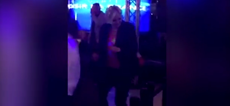 Így táncolt Le Pen a veresége után az I Love Rock n' Rollra - videó