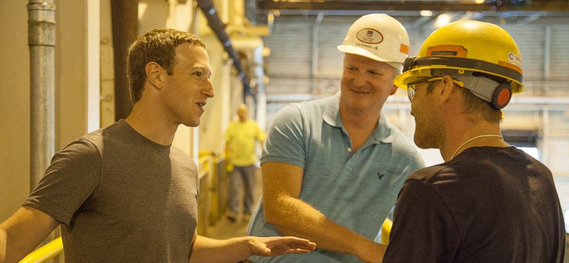 Nem semmi helyről posztolt 360 fokos fotót Mark Zuckerberg