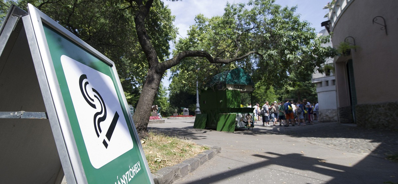 Hat kijelölt helyen lehet a fővárosi állatkertben dohányozni