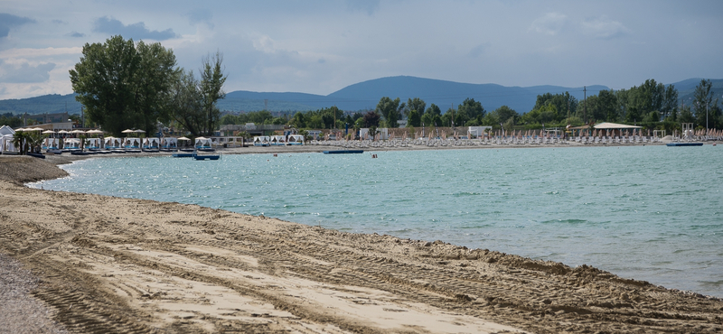 1200 férőhelyes parkolót építenek a Lupa-tó mellé