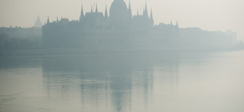 Szmogriadó Budapesten: hajnalban jöhet a riasztási fokozat