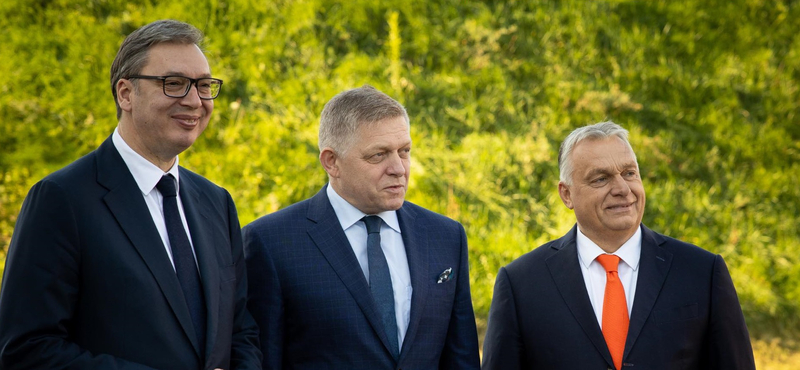 "A migrációs paktumot ki kell hajítani, és új szabályok kellenek" – mondta Orbán a szerb-szlovák-magyar csúcs után