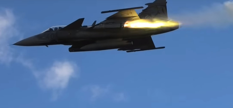 Bámulatos videón bombázzák a sarkkört a magyar Gripenek