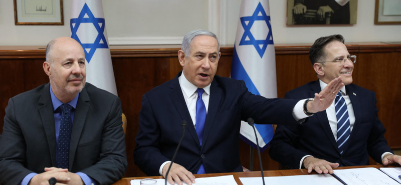 Az izraeli háborús kabinet hajlandó a tűzszüneti tárgyalásokra Katarban