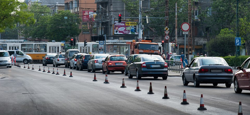 Több nagy forgalmú csomópontnál is nehezebb lesz közlekedni Budapesten