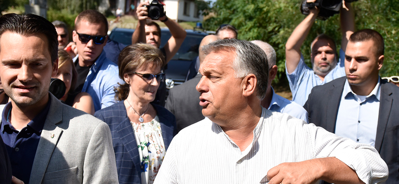 "Lesznek a néppártban, akik nem velünk szavaznak" – Orbán és barátai megérkeztek Kötcsére