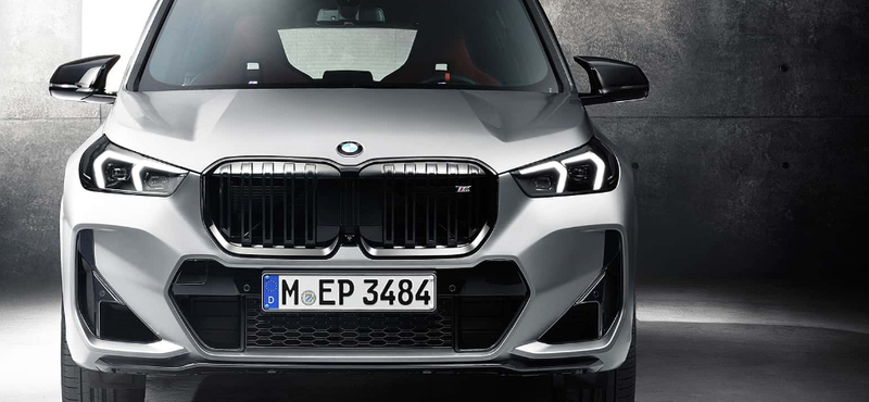 Kereken 300 lóerővel debütált a vadonatúj BMW X1 M35i nálunk, de az USA-ban még erősebb