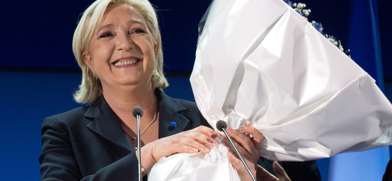 Le Monde: Putyin pénzeli Marine Le Pen kampányát