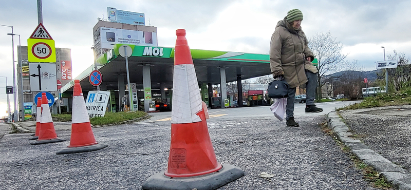 Dupla árrés van a magyar benzinen, ezért drágább, mint a szomszédban