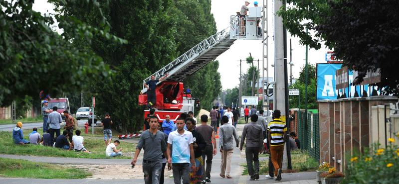 Nemzetbiztonsági célú építményekké nyilvánítják a menekülttáborokat