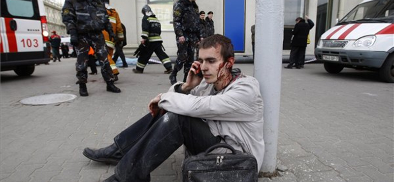 Valószínűleg pokolgép robbant a minszki metróban – videó