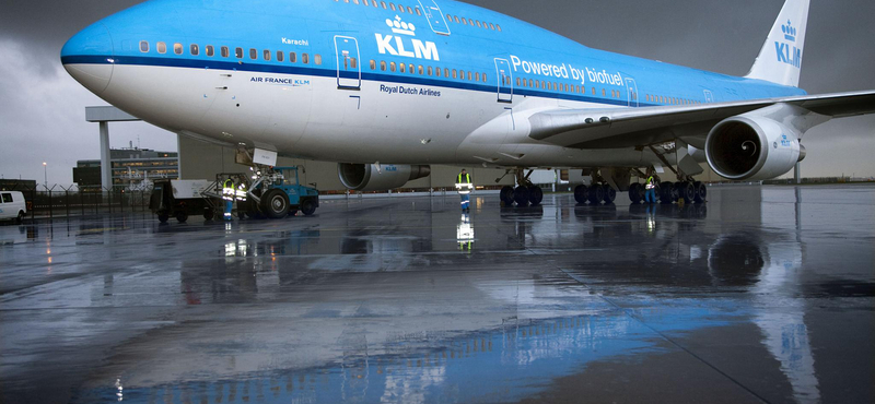 A KLM bekapcsolt egy algoritmust, azóta 63%-kal kevesebb ételt kell kidobni a repülőkön