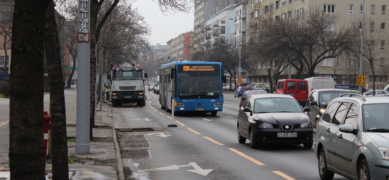 Nem áll le teljesen a hosszú hétvégéken a 3-as metró