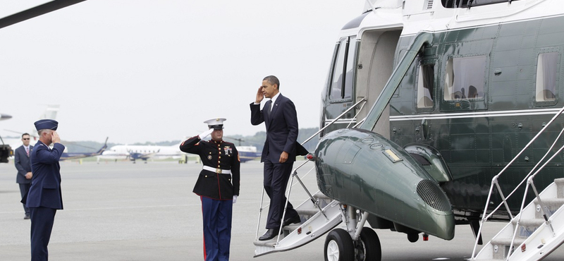 Obama fogadta a helikopterben lelőtt 30 katona koporsóját