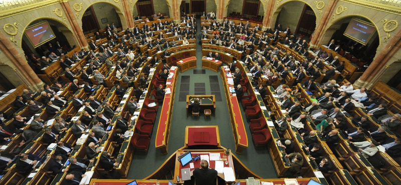 Így működik nálunk az úgynevezett parlament