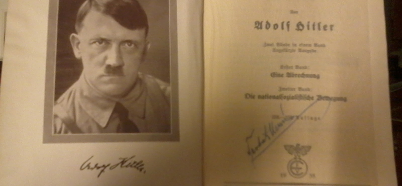 Egy olasz újság mellékletként adta ki a Mein Kampfot