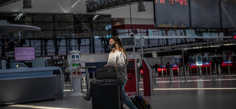 Nem vár kötelező karantén a hazautazó magyarokra, akárhonnan is jönnek