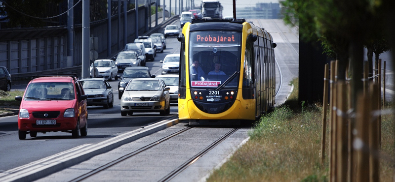 Újra járható a Hungária körut a Városligetnél