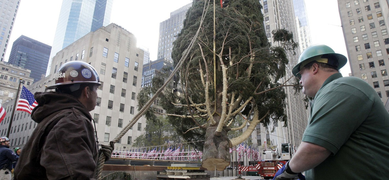 Karácsonyi díszbe öltöztek a New York-i üzletek 