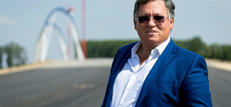 Csodát művelt Szíjj László a Közgéppel: zuhanó bevétel mellett két és félszeres nyereség