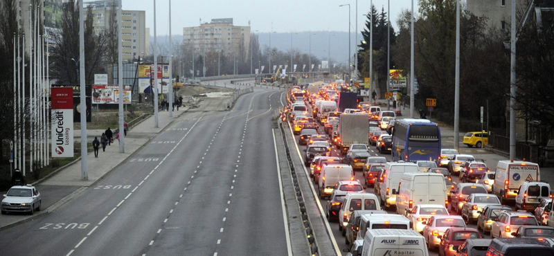 Nézze csak: ezért ragad be ön is a közlekedési dugókba