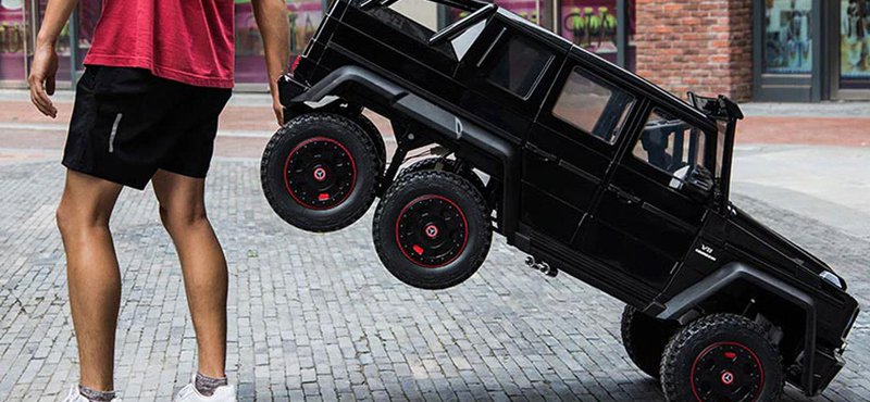 Ha apukának van, a gyerek is járhat Mercedes-AMG G63 6x6-tal