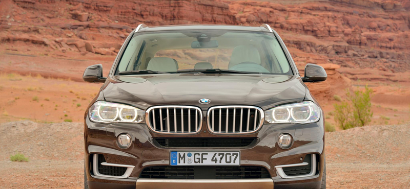 Itt az új BMW X5 - lesz belőle "fapados"