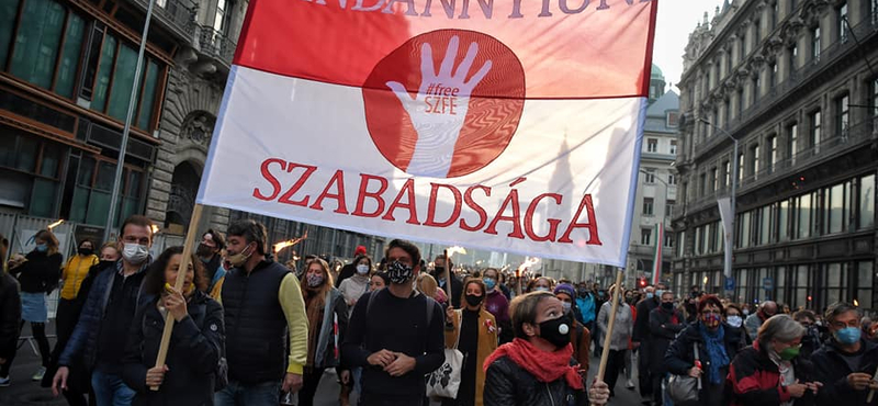 Határozatban állt ki a színművészetis hallgatók mellett a szombathelyi önkormányzat