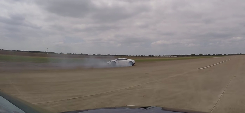 320 km/h-nál szállt el a 2000 lóerős Lamborghini a gyorsulási versenyen – videó