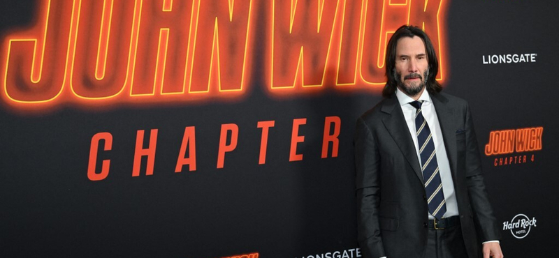 Keanu Reeves leharcolta a térdét