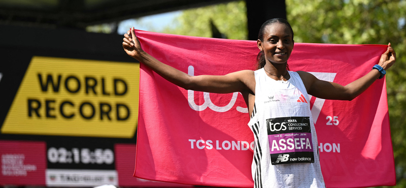 Megdőlt a női maratonfutás világcsúcsa Londonban – videó