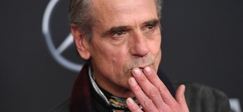 Jeremy Irons: Politikus nem, de egy jótékony diktátor szívesen lennék